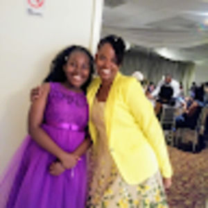 Meet your Posher, Simone kimonia